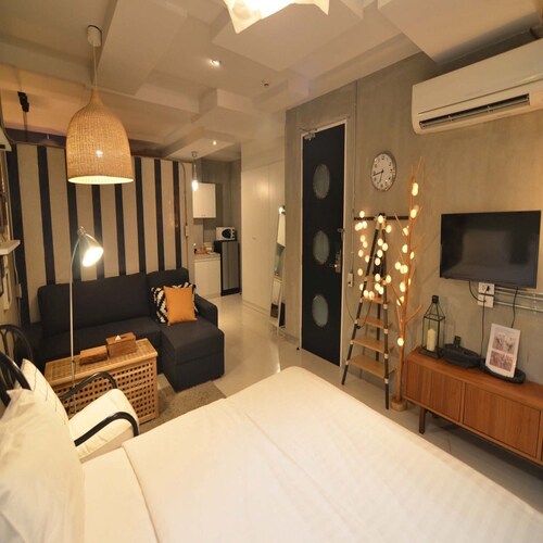 Executive Elegance Luxe Suite for Travelers