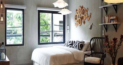 Executive Elegance Luxe Suite for Travelers