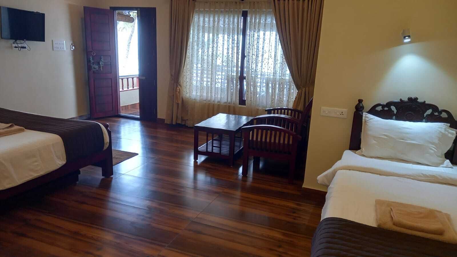 Superior Triple Room, Balcony, Sea View | Desk, laptop workspace, iron/ironing board, free WiFi