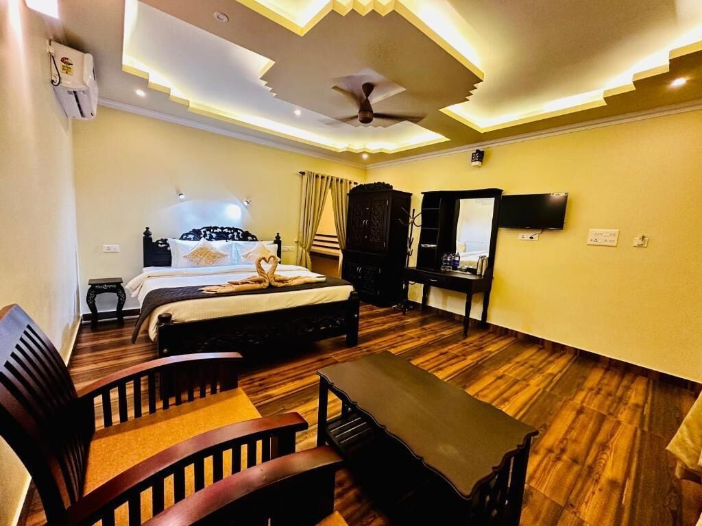 Superior Room, Balcony, Sea View | Desk, laptop workspace, iron/ironing board, free WiFi