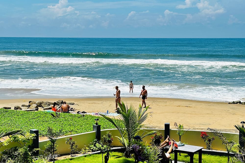 Maadathil cottages & Beach resort