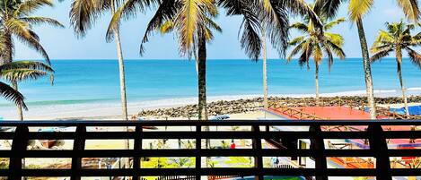 Quarto superior, sacada, vista para o mar | Sacada