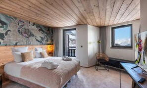 Iron/ironing board - New Ski-in/ski-out Duplex Apartment (Courchevel)