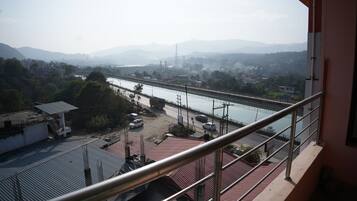 Deluxe Room | Terrace/patio