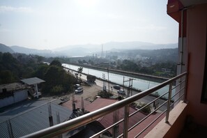 Deluxe Room | Terrace/patio