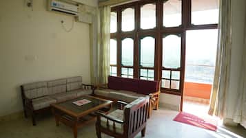 Royal Studio Suite | Free WiFi