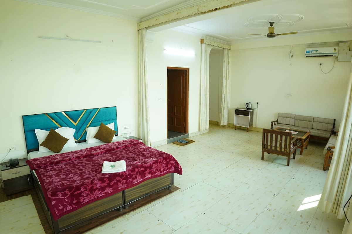 Royal Studio Suite | Free WiFi