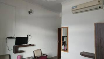 Basic Double Room | Ruang tamu