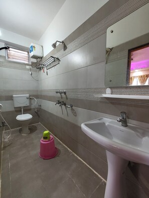 Double Room | Bathroom