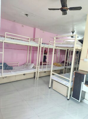 Shared Dormitory | Hypo-allergenic bedding, soundproofing, free WiFi, bed sheets - Hotel Roof Top Lucknow (Lucknow)