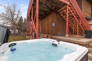 Outdoor spa tub - Lead Haven Lodge: Mountain Retreat w/ Hot tub (Lead)