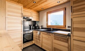 Refrigerador, microondas, horno, lavavajillas