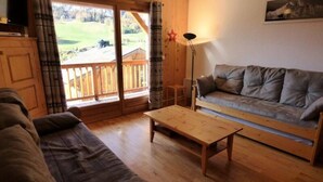 Living area - Apartment Near Le Charmieux Ski Slopes (Le Grand-Bornand)