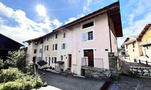 Exterior - Chalet in Alps With Ski Shuttle Access (Les Allues)