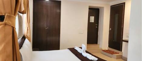 Executive Suite | Free WiFi