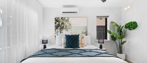 3 bedrooms, iron/ironing board, travel cot, WiFi