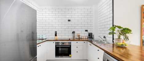 Fridge, microwave, oven, stovetop