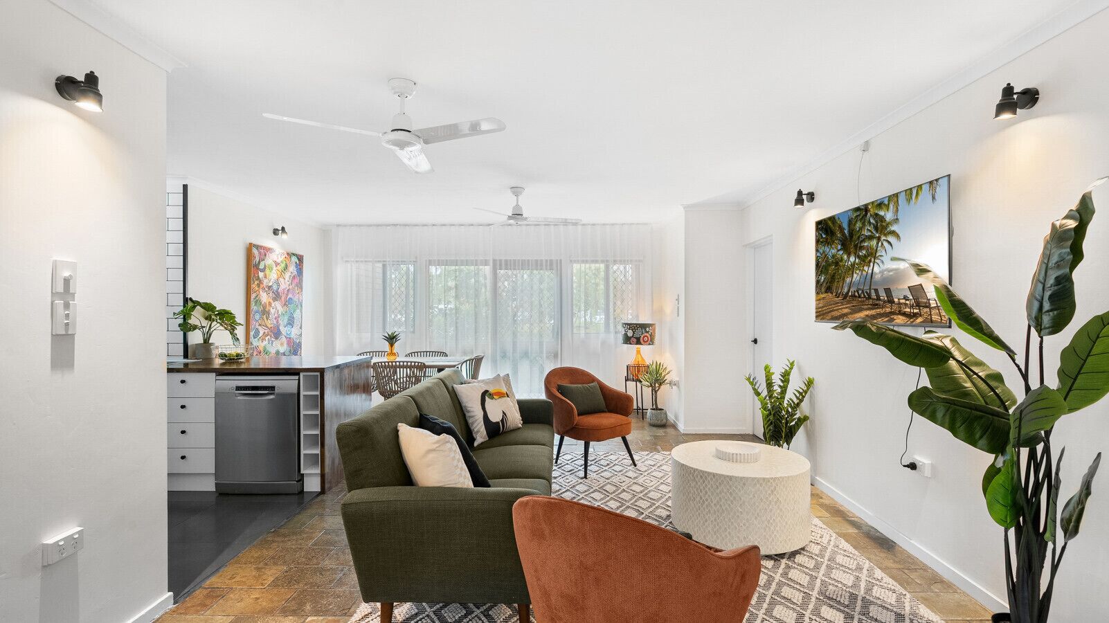 Amara On Lake Street  Chic Ground-floor Cairns Escape - クイーンズランド