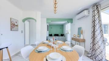 Apartment | Dining