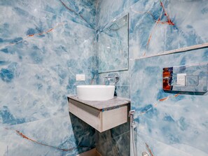 House | Bathroom