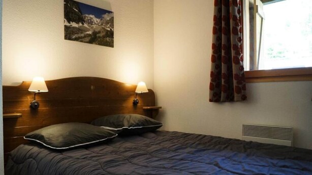 Room - Apartment in Saint Sorlin Near Ski Slopes (Saint-Sorlin-d'Arves)