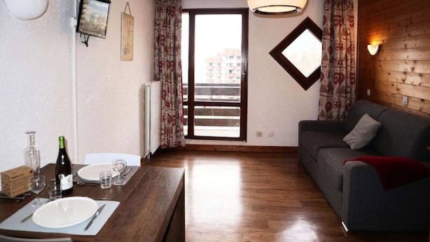 Living area - Studio for 2 People in the Heart of the Orres 1650 Resort (Les Orres)