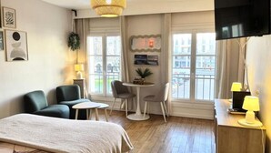 Room - Apartment in Le Havre Near Notre-dame (Le Havre)