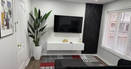 Cozy, Private Suite, Two Level Apartment - 1Bedroom Basement in Brampton