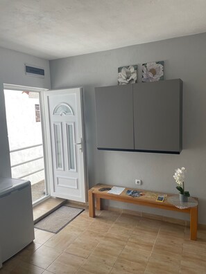 Căn hộ, 1 phòng ngủ, hút thuốc, ban công | Phòng khách