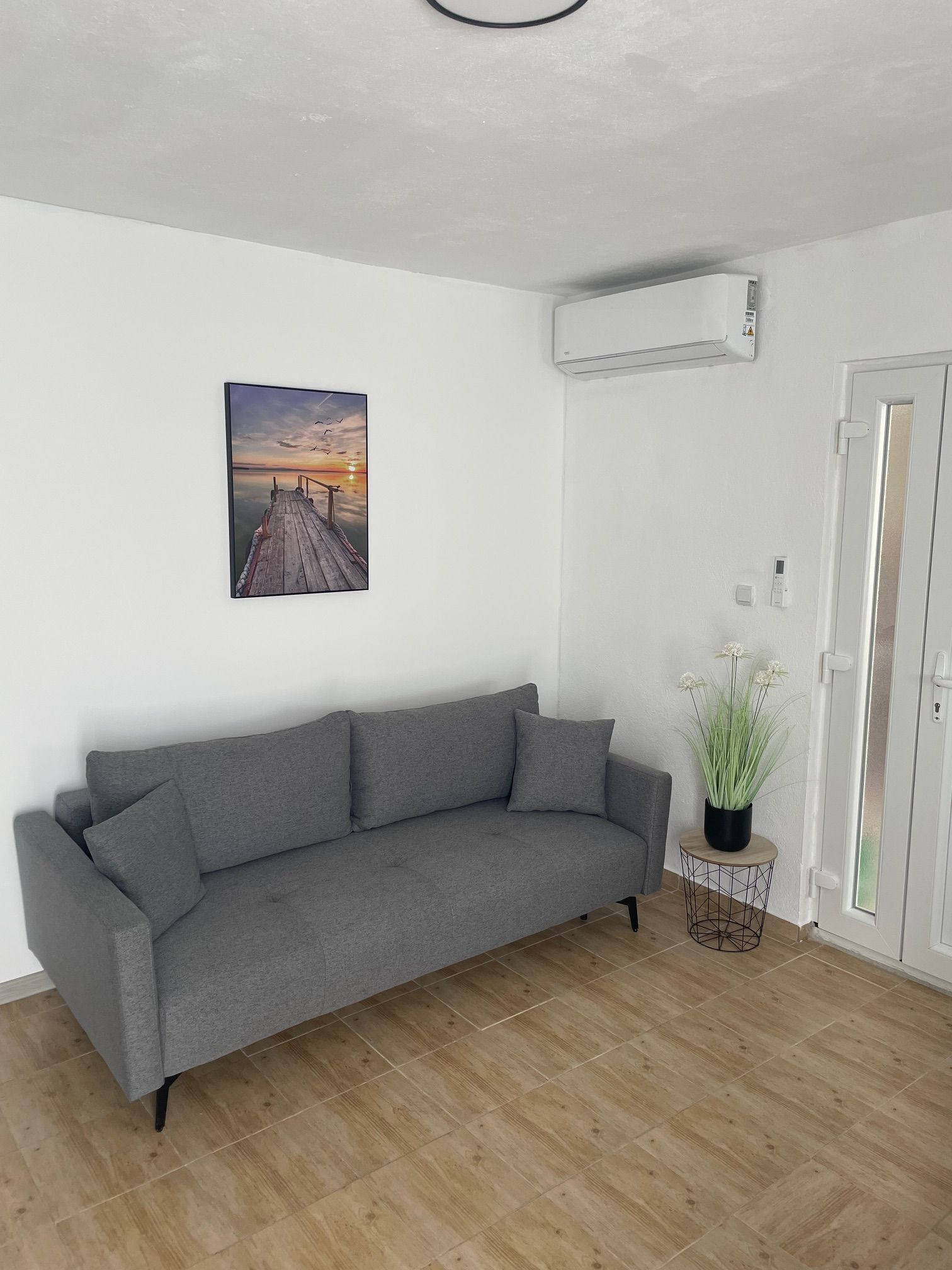 Apartment, 1 Bedroom, Smoking, Balcony | Living room