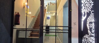 OnlyStay BeHappy Boutique House