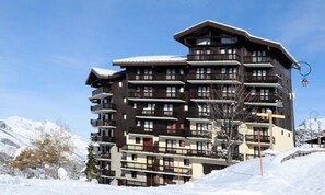 Exterior - Comfortable Apartment At the Foot of the Slopes Balcony (Les Belleville)