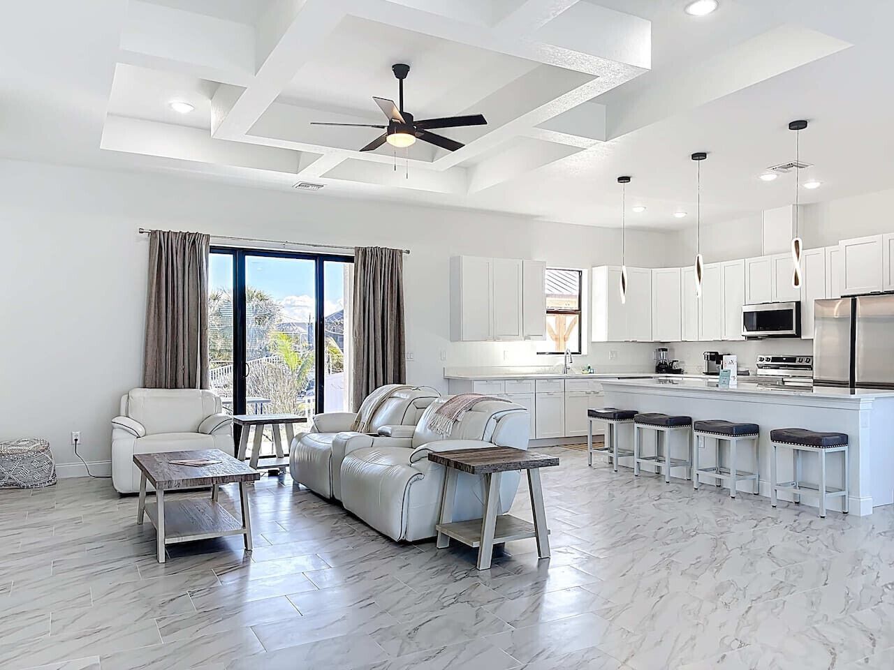 Téléviseur, bureau