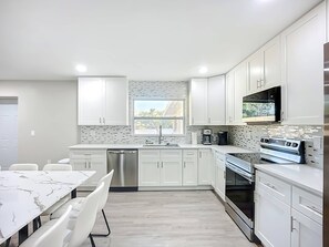 Fridge, microwave, stovetop, dishwasher