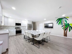 Dining - The Grand Gathering House 11BR 6BA (Bradenton)