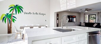 Special Event Retreat 5BR 4BA Hot Tub Sleep 16