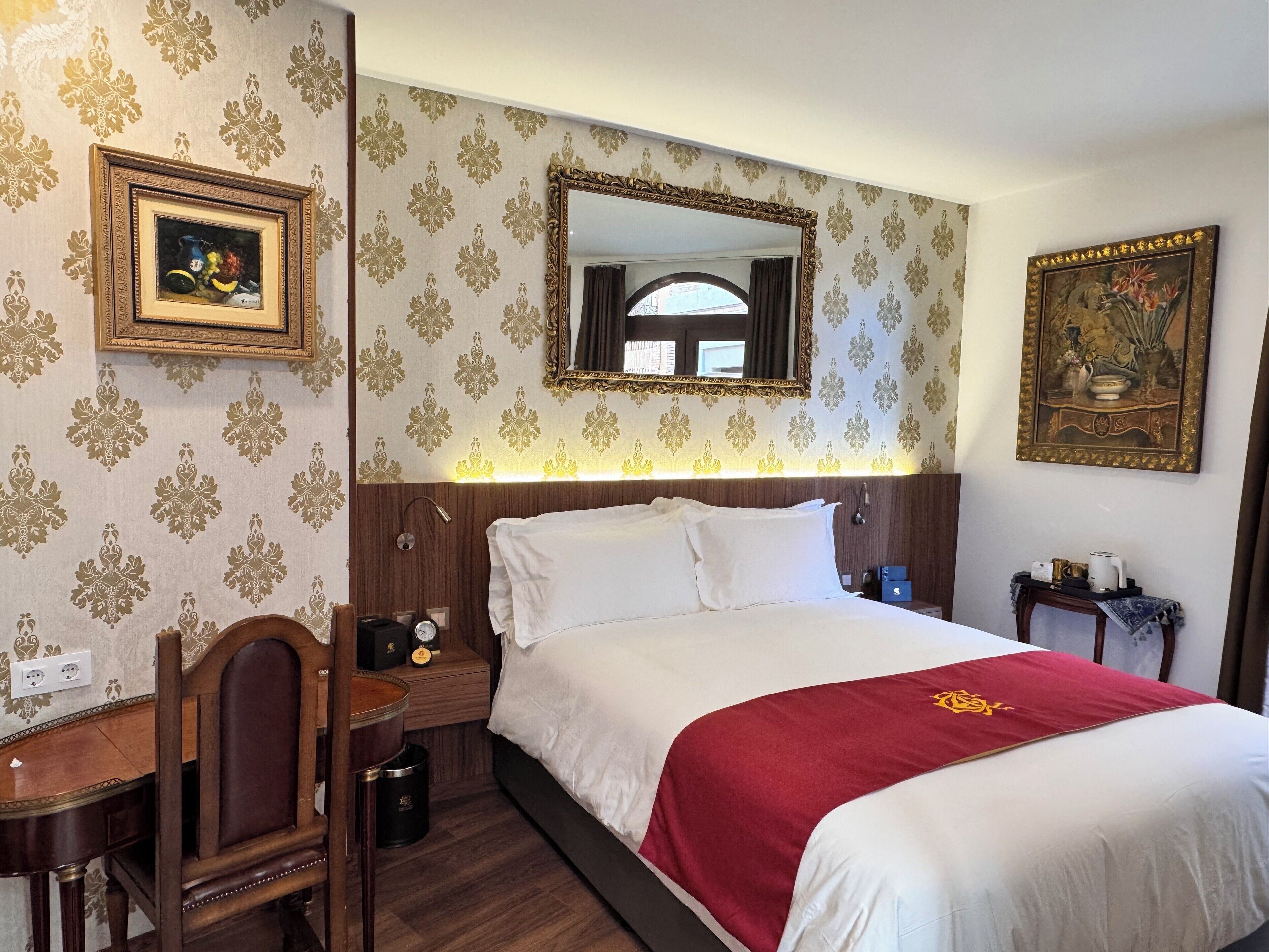 Deluxe Double Room | Egyptian cotton sheets, premium bedding, down duvets, free minibar