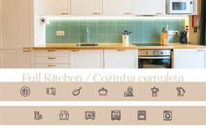 Fridge, microwave, oven, stovetop - City Oasis - Suite A (City Centre) (Ponta Delgada)