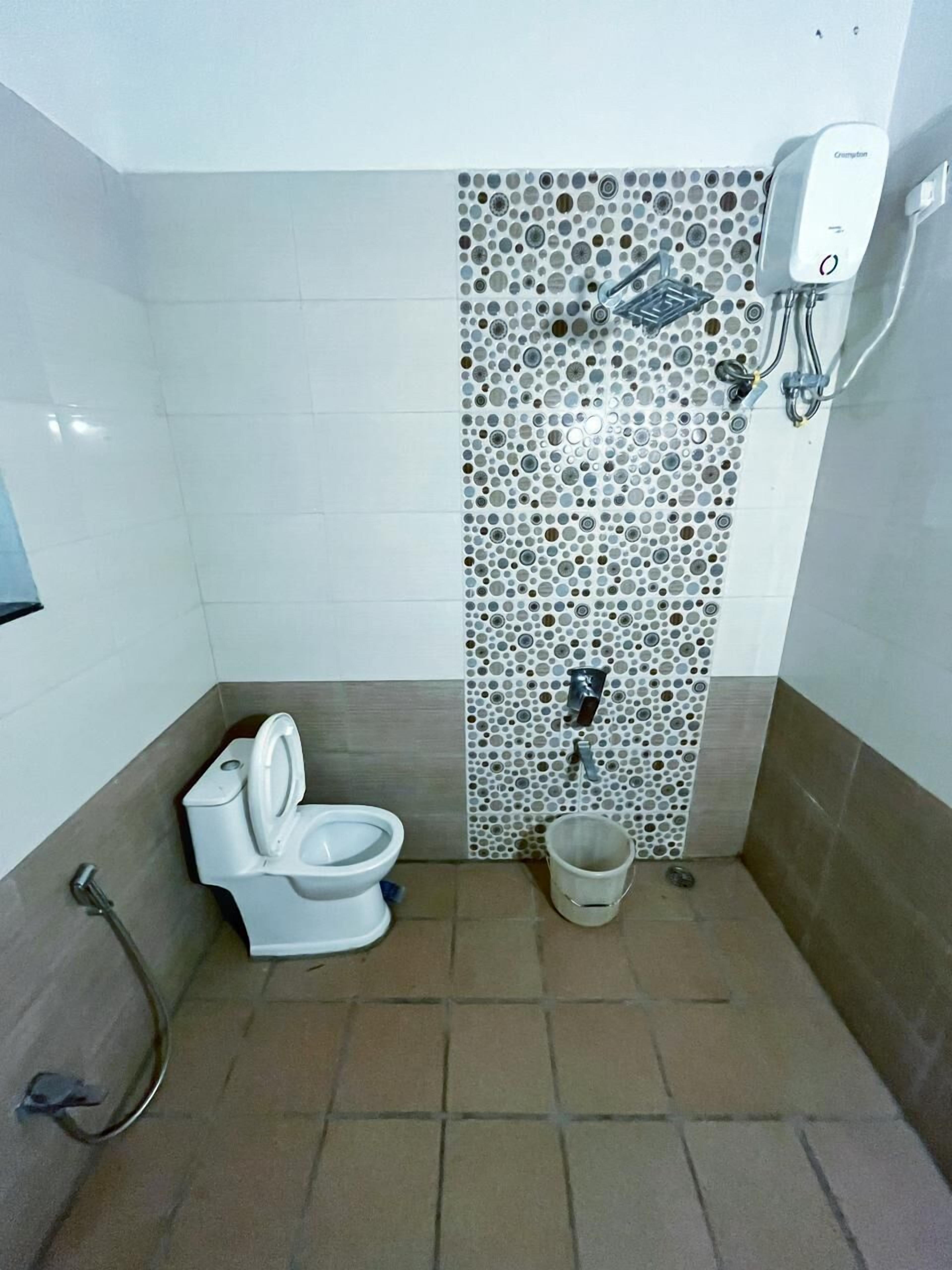 Shower, towels, soap, shampoo