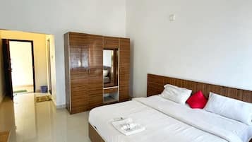 Desk, laptop workspace, free WiFi