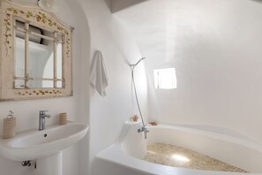 Hair dryer, towels, soap, toilet paper - Villa Zanetti Mykonos • 5 Bedrooms w/ Private Pool (Mikonos)