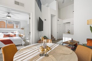 1 bedroom, in-room safe, desk, iron/ironing board - Modern Tempe Retreat Near ASU & Downtown (Tempe)