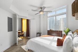 1 bedroom, in-room safe, desk, iron/ironing board - Modern Tempe Retreat Near ASU & Downtown (Tempe)
