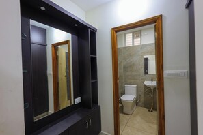 Kostenlose Toilettenartikel, Handtücher, Seife, Shampoo