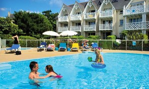 Pool - Apartment in Benodet With Heated Pool (Benodet)