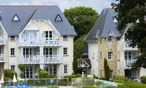 Apartment in Benodet With Heated Pool