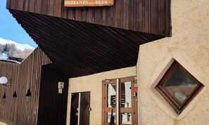 Exterior detail - Spacious Apartment in the Heart of Les Orres 1650 (Les Orres)