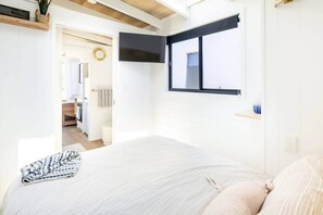 1 habitación, tabla de planchar con plancha, wifi gratis y ropa de cama 