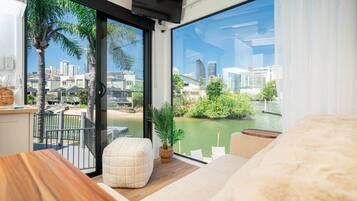 1 habitación, tabla de planchar con plancha, wifi gratis y ropa de cama