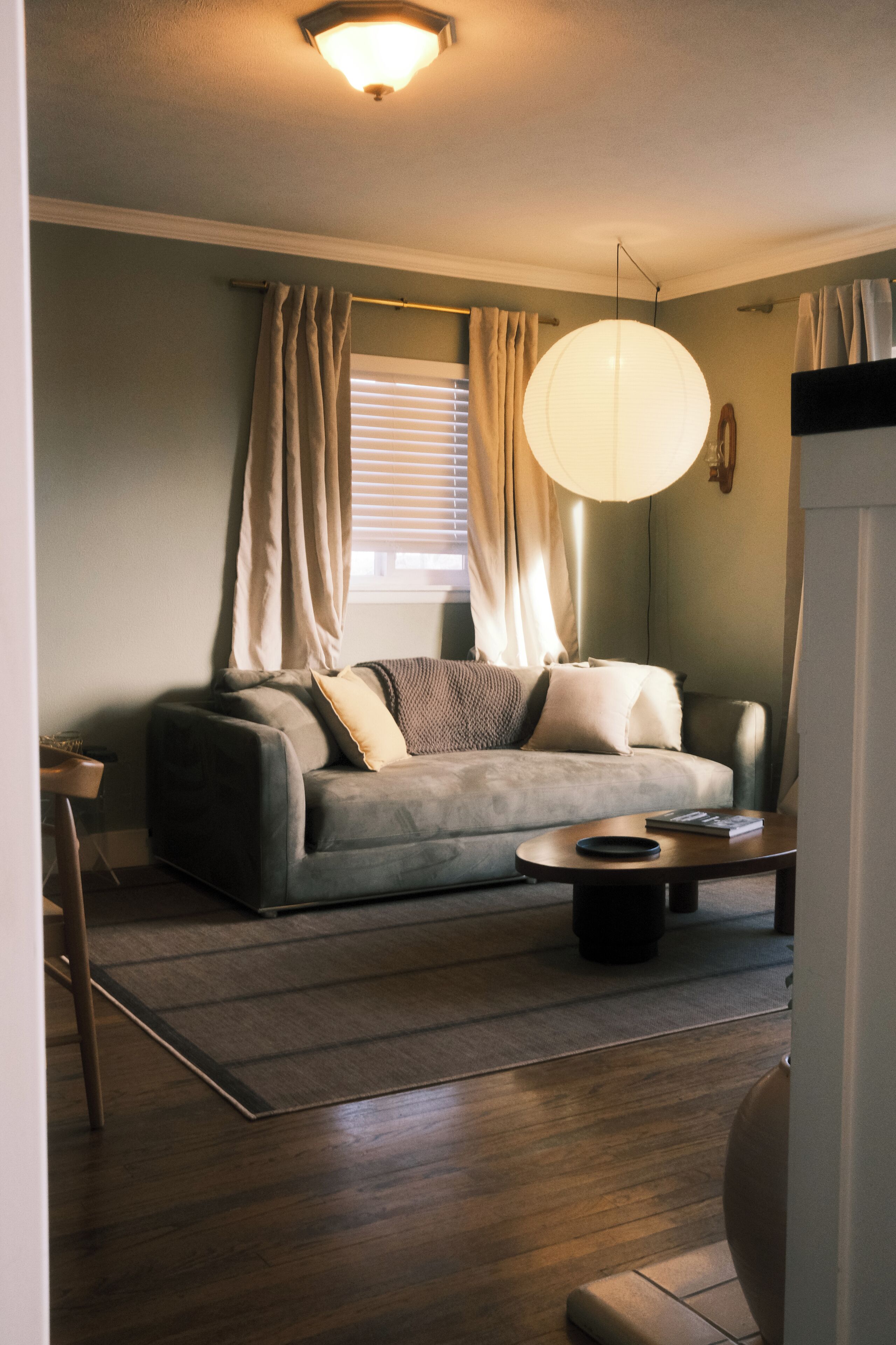 The Vinyl House: Olde Town - King Bed - Ev Charger - Epic Views - Designer Home - Arvada, CO